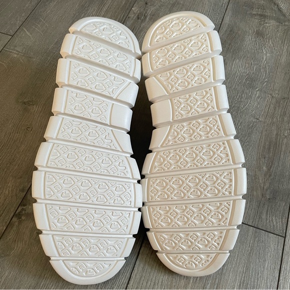 Men’s casual shoe - Picture 4 of 7